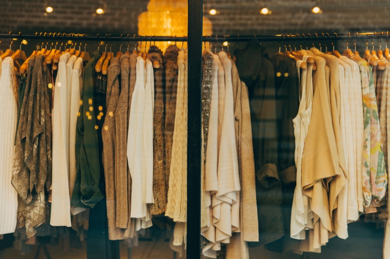 vitrine-ST RAPHAEL-min_clothe_fashion_store_shop_window_store_front-21277